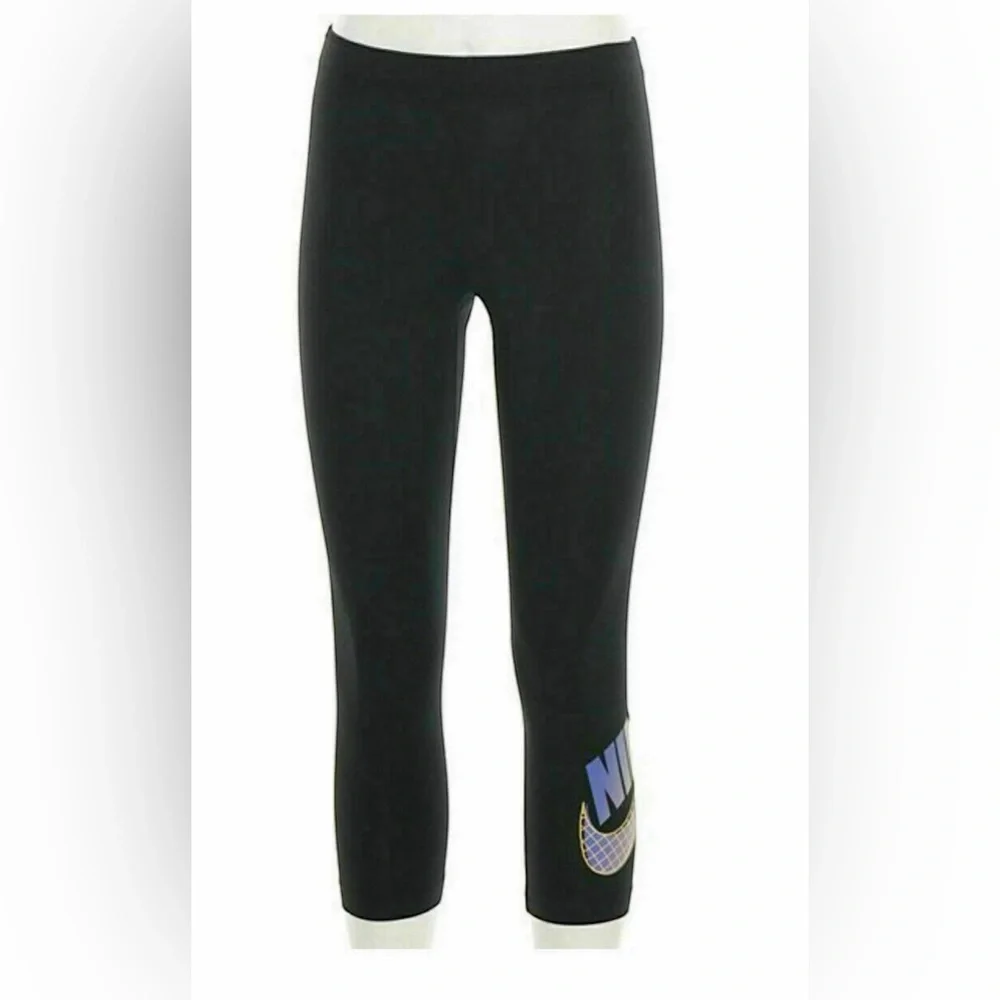 Nike Sportswear Womens Medium Club Cropped Tight Fit Black Leggings